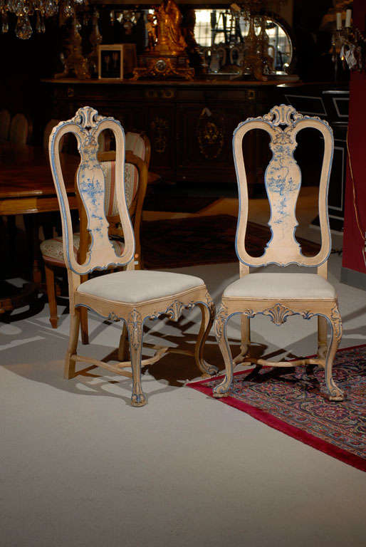 Très bel ensemble de dix chaises d'appoint peintes de style William and Mary.