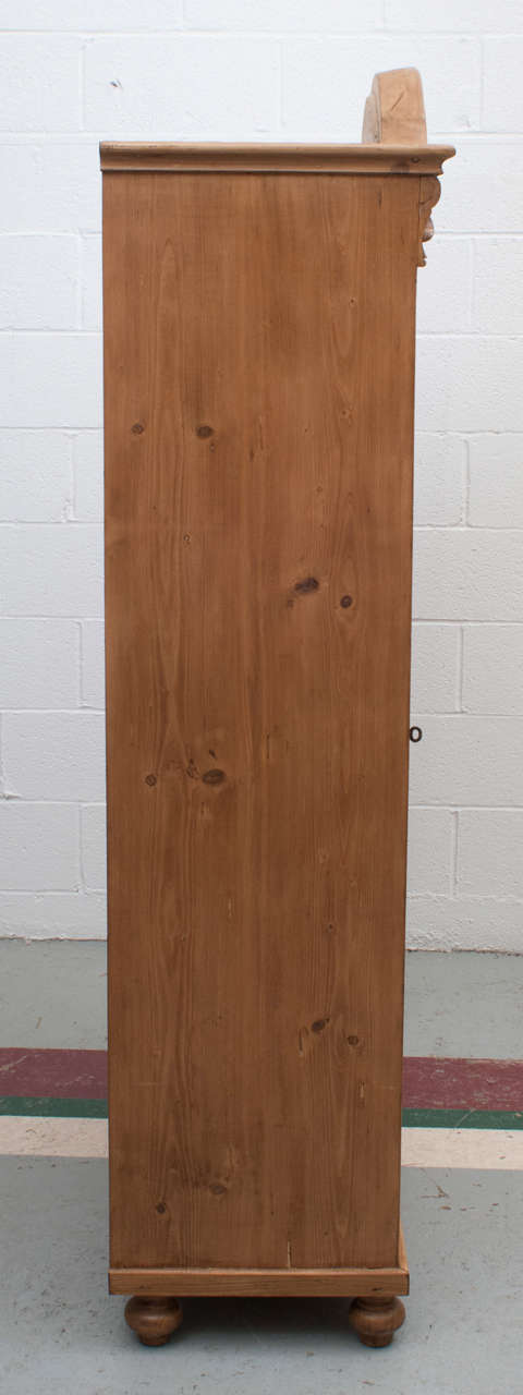 Single-Door Pine Armoire 1