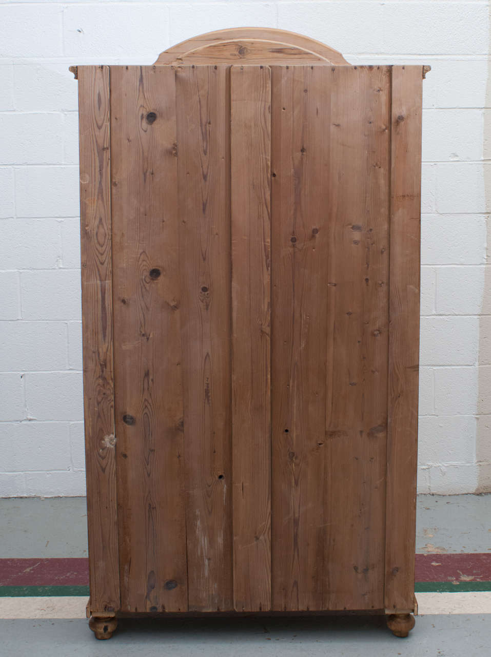 Single-Door Pine Armoire 2