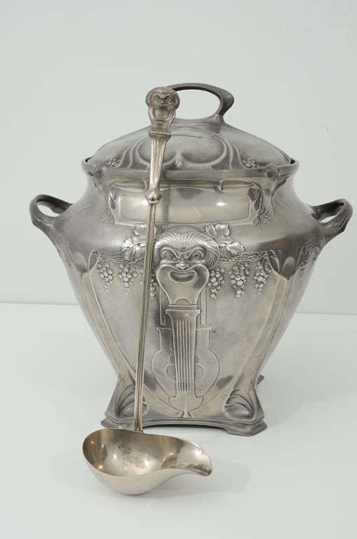 Pewter An Art Nouveau  pewter punchbowl signed Kayser For Sale