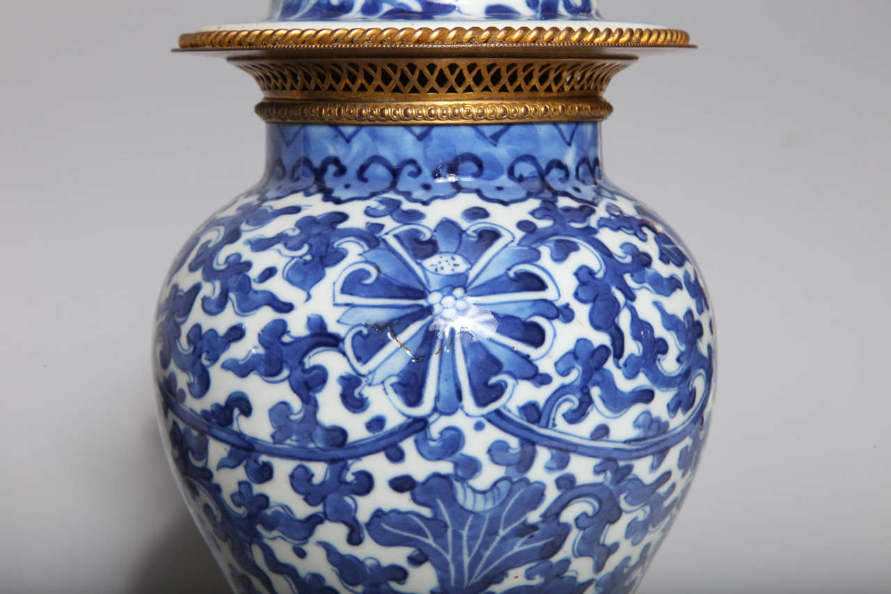Fine Pair of Antique Chinese Blue and White Porcelain Covered Ginger Jars 2