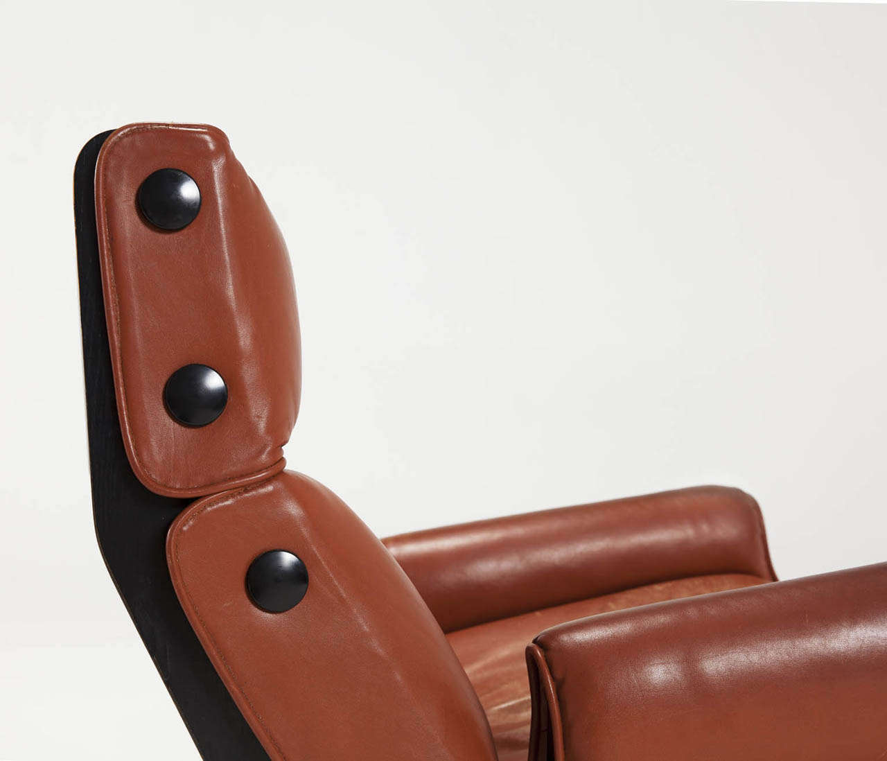 Osvaldo Borsani, 'Canada' Lounge Chair in Original Cognac Leather For
