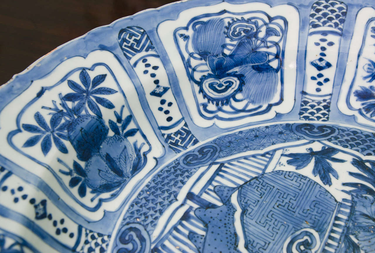 Large Chinese Blue and White Kraak Charger, Wanli 2