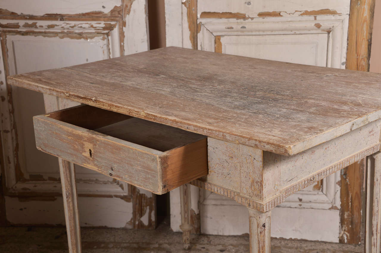 Gustavian Writing Table In Excellent Condition In Houston, TX