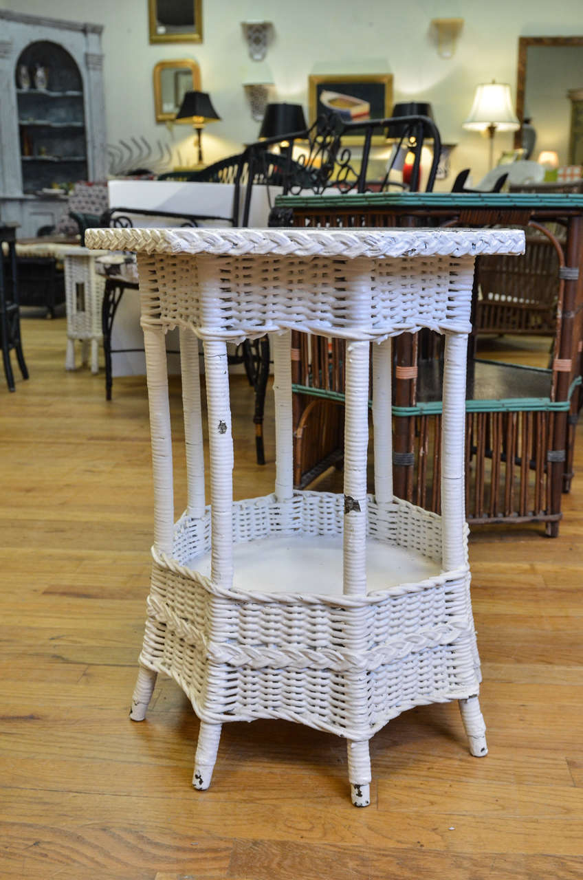 Art Deco American Vintage Wicker Table circa 1910-1920