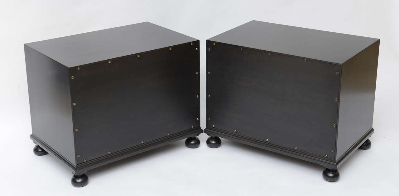 Pair of Night Stands by William A. Berkey Furniture for Widdicomb In Excellent Condition In North Miami, FL