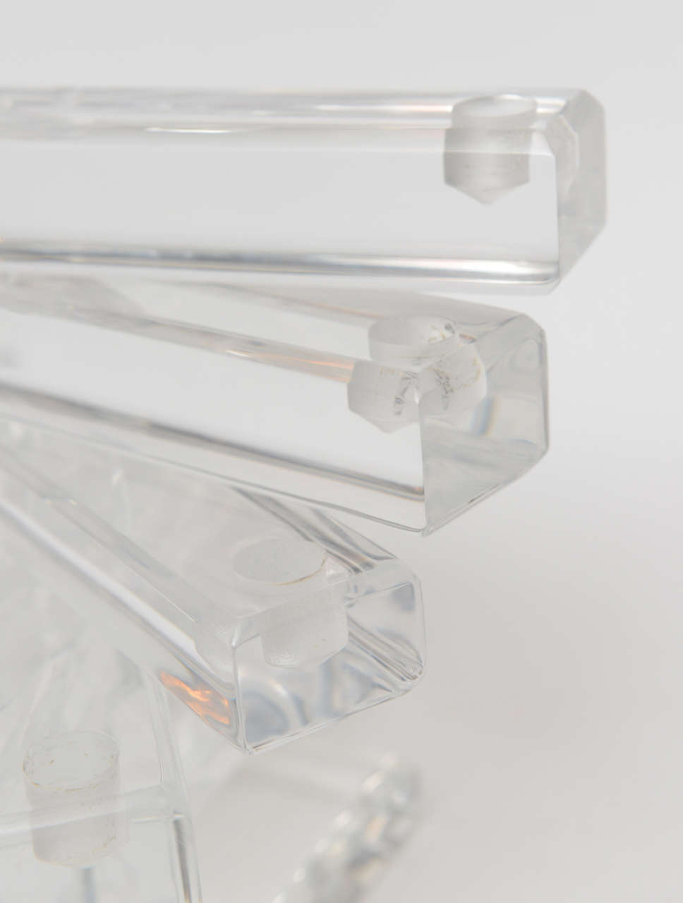 Skulpturaler 12-Licht-Kandelaber „Spiral Staircase“ aus Lucite im Springer-Stil (Ende des 20. Jahrhunderts) im Angebot