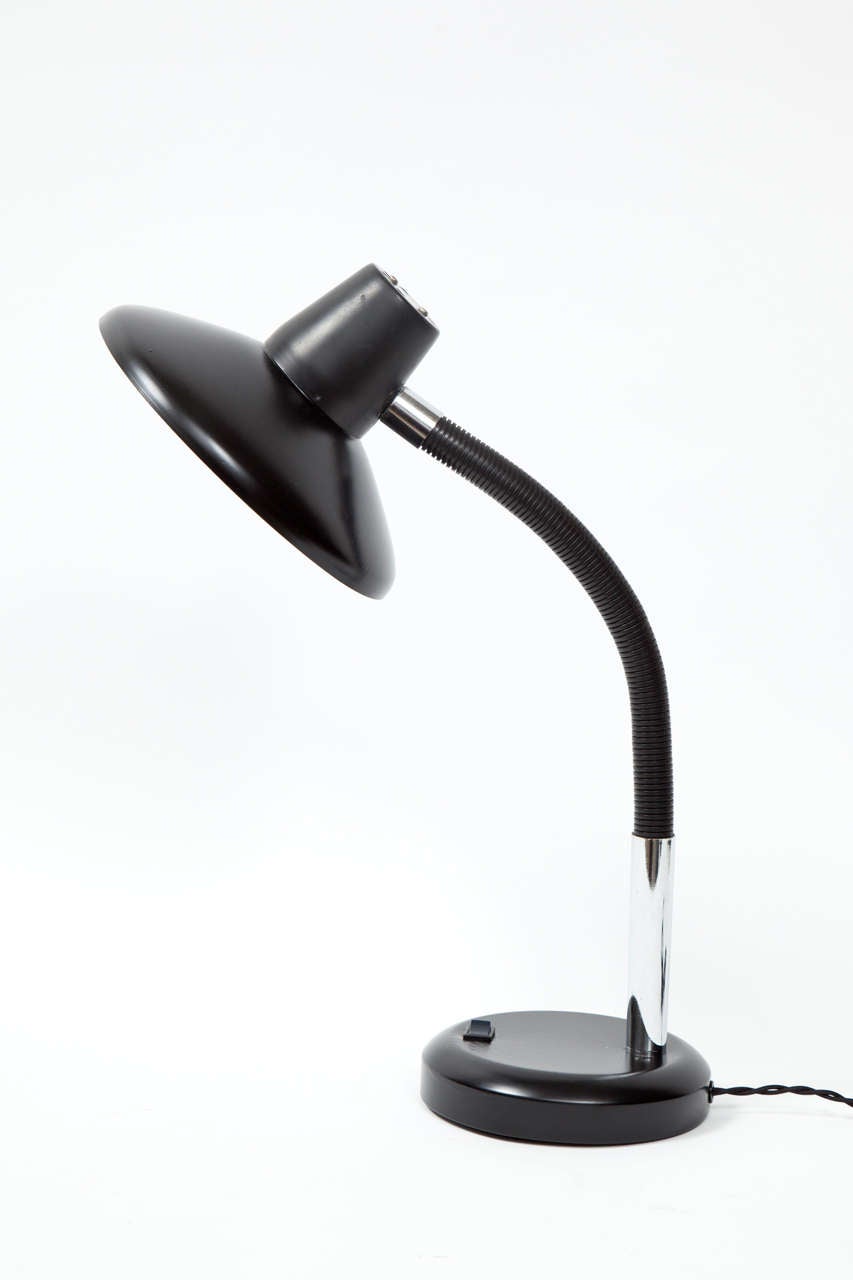 Clean-Lined Black Gooseneck Desk Lamp In Excellent Condition For Sale In New York, NY