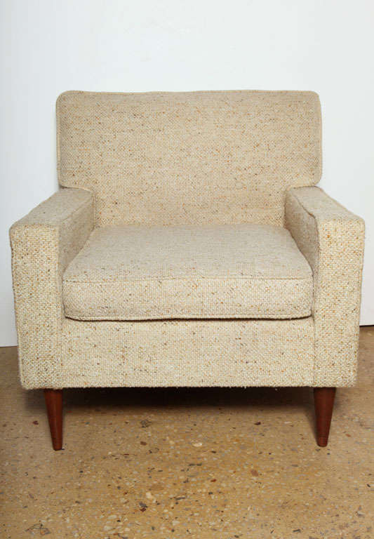 Jens Risom timeless Lounge Chair in Oatmeal Beige Wool Fabric on Walnut tapered legs. Please see our matching Jens Risom for Knoll Sofa listing (3891114) available for $1995.