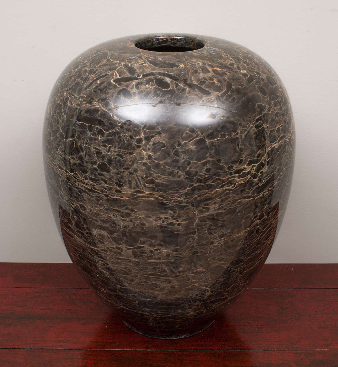 This extraordinary marble was quarried from the towering Cangshan Mountain Range which surrounds the ancient city of Dali in the Yunnan Province of China. Dali Marble has been associated with the ancient Chinese art form of Deamstones which depict