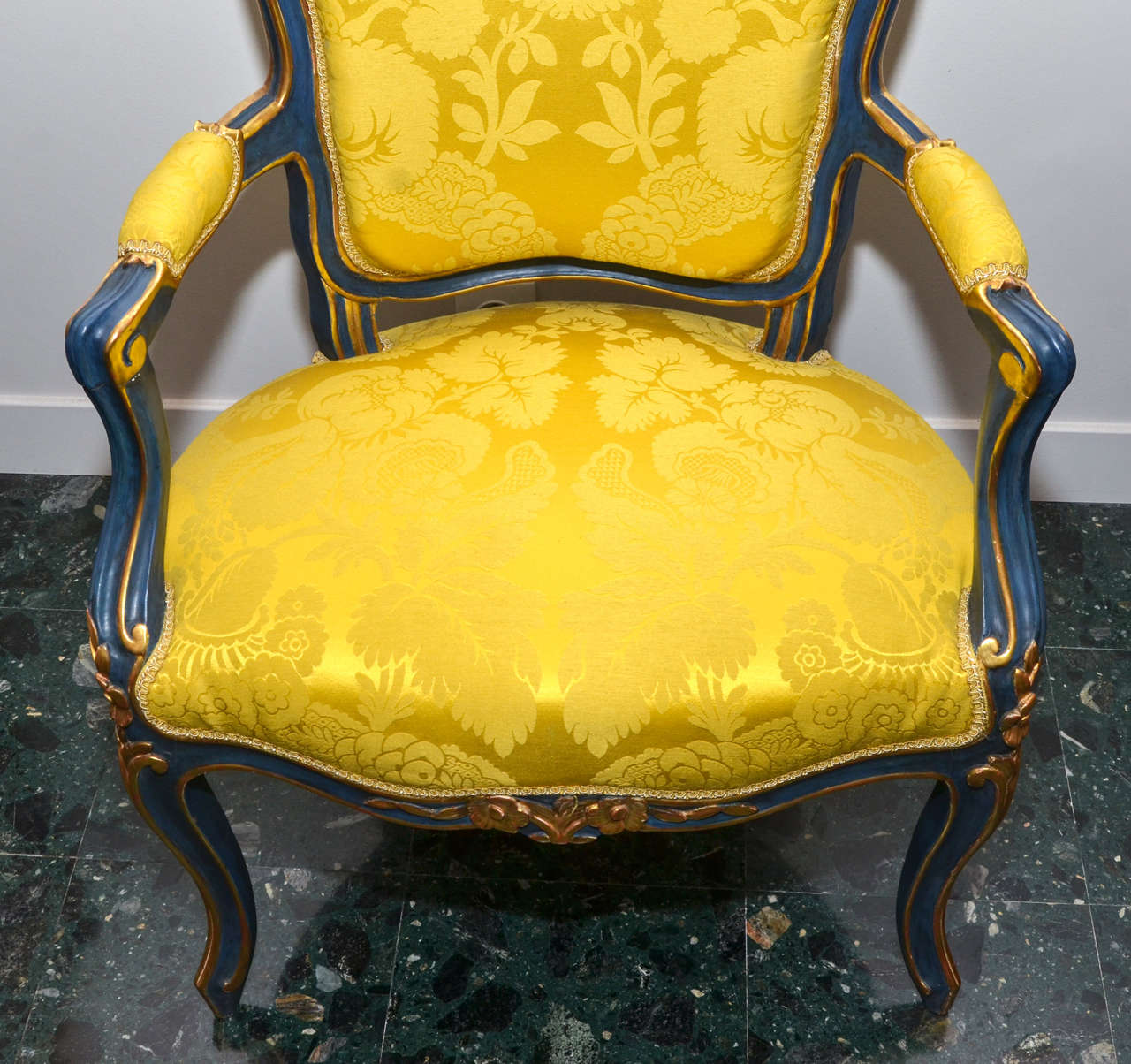 19th Century Pair of Venitian Armchairs For Sale