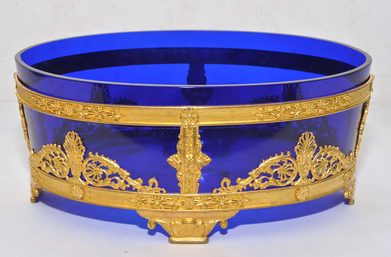 Blue crystal of Sèvres  table centerpiece, in a golden bronze frame, very finely chiseled.