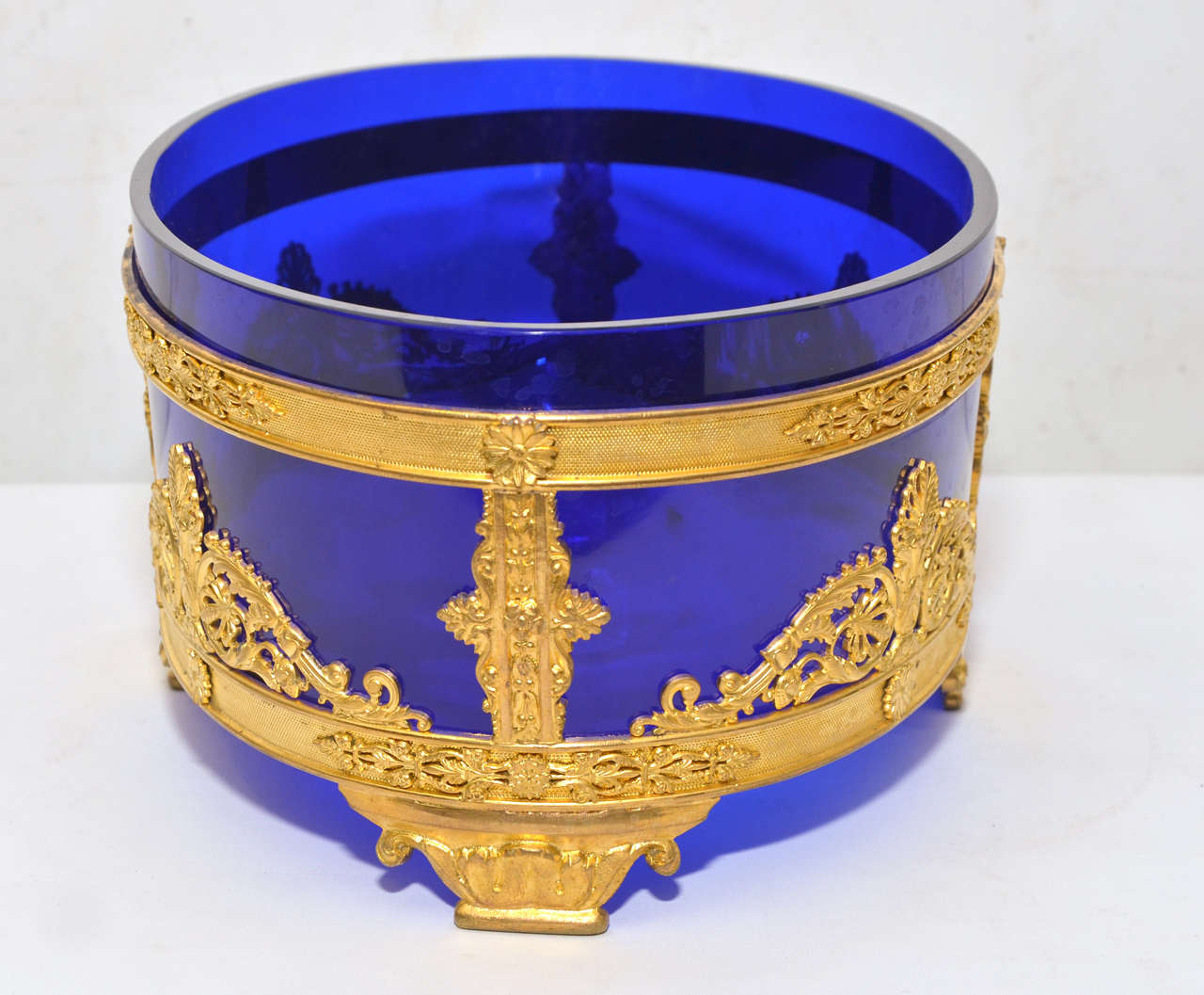 French Gorgeous Centerpiece of Blue Crystal and Gilded Bronze Empire Style For Sale