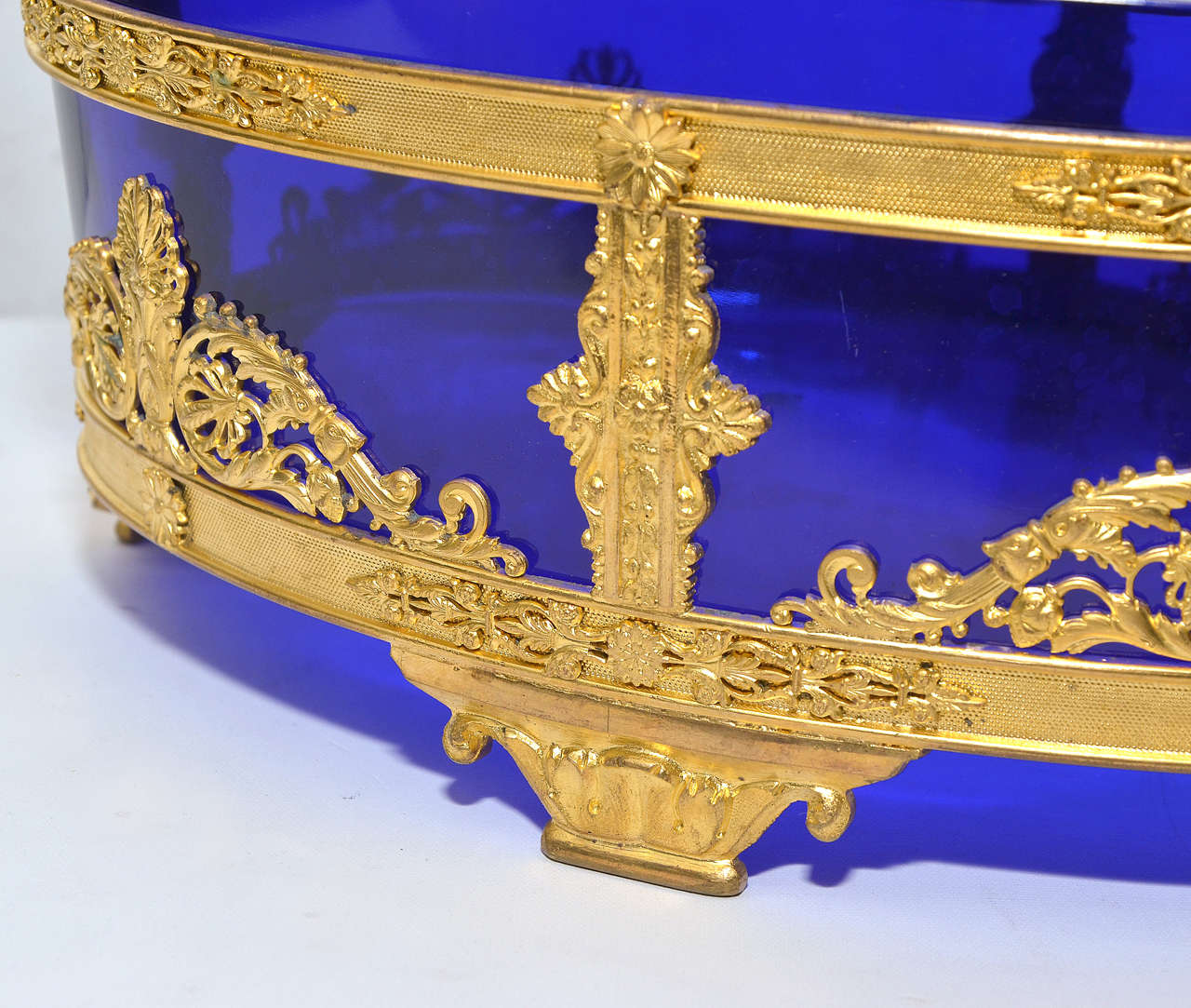 Gorgeous Centerpiece of Blue Crystal and Gilded Bronze Empire Style For Sale 1