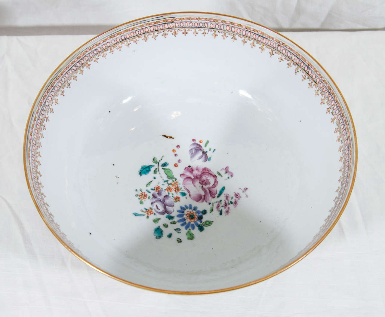 Porcelain Chinese Export Bowl with Mandarins