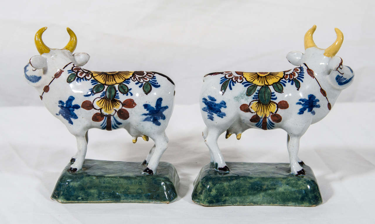 Pair of Dutch Delft Cows In Excellent Condition In Katonah, NY
