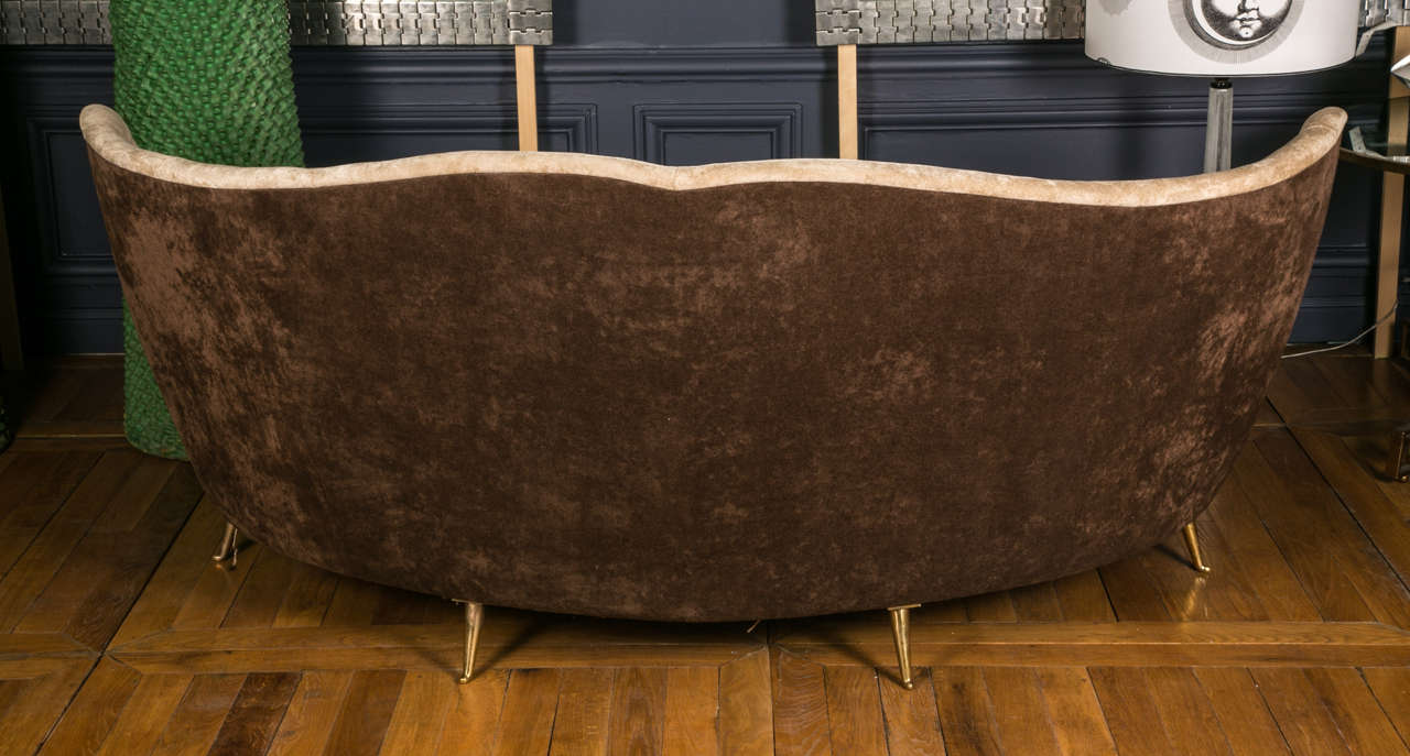 Elegant curved sofa In Excellent Condition In Saint-Ouen (PARIS), FR