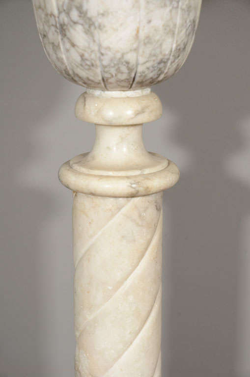 Marbre Lampe à colonne en marbre du XIXe siècle en vente