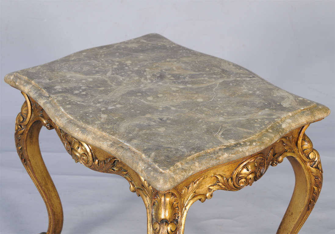 Faux bois peint et doré français 19e siècle Table à thé en vente 5