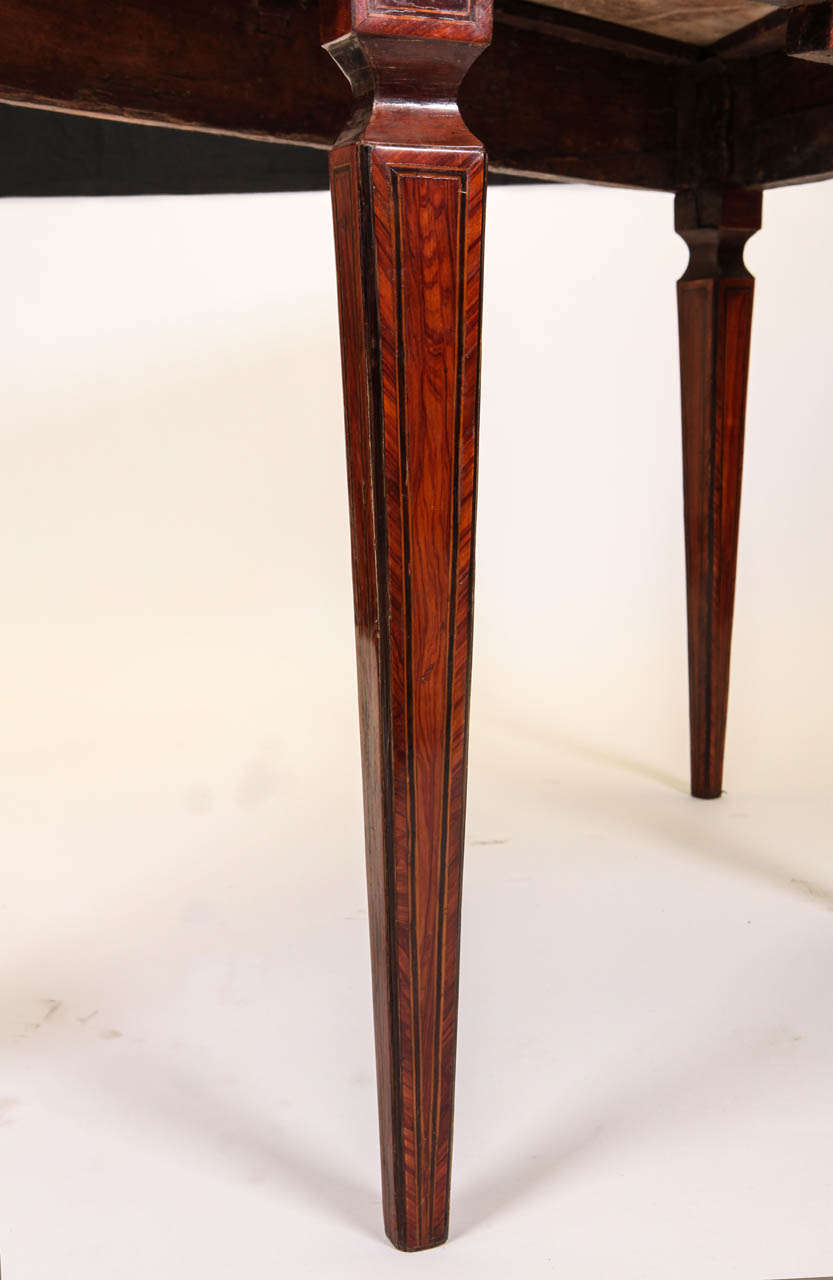 Fine Italian 18th Century Marquetry Console Table In Excellent Condition For Sale In Rome, IT