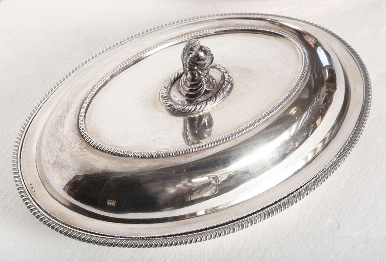 Pair of Early 19th Century George III Silver Dishes For Sale 3