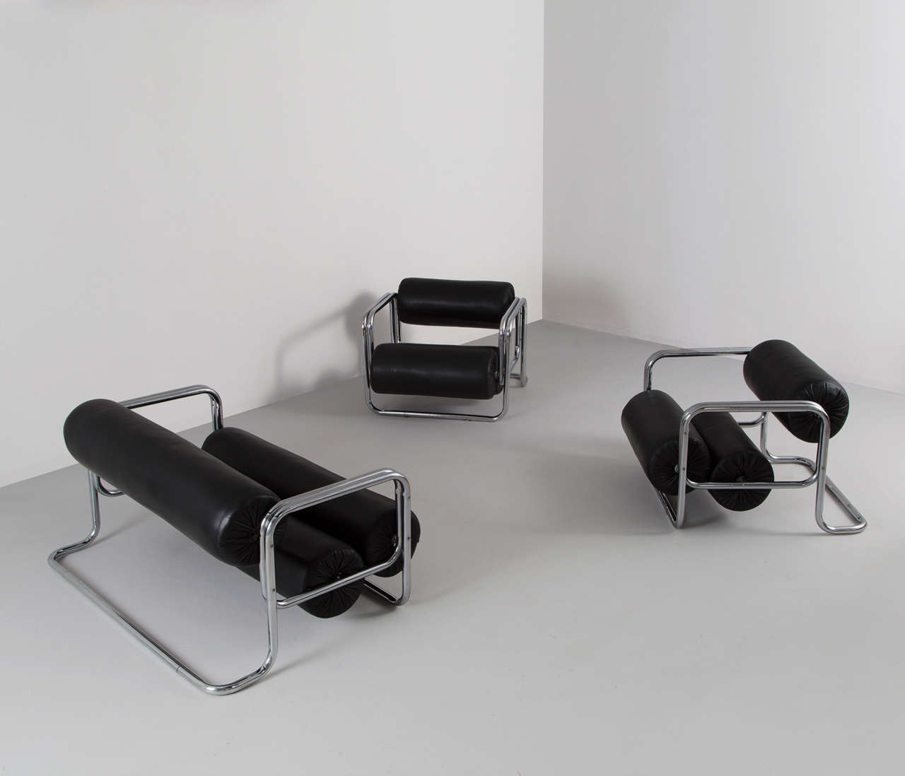 Zweisitziges Sofa aus schwarzem Leder (Mitte des 20. Jahrhunderts)