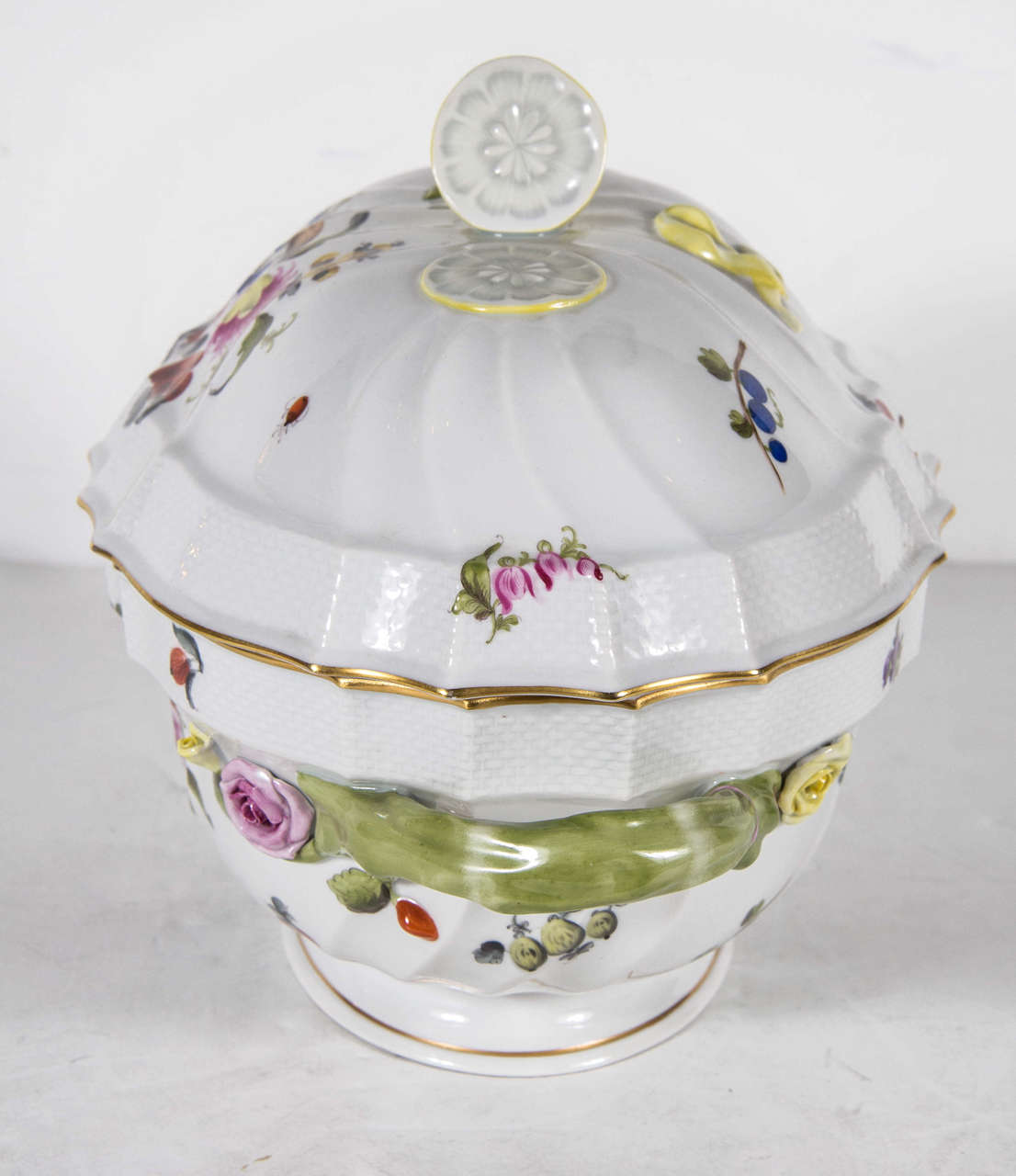 Exquisite and Fine Porcelain Tureen by Herend In Excellent Condition In New York, NY