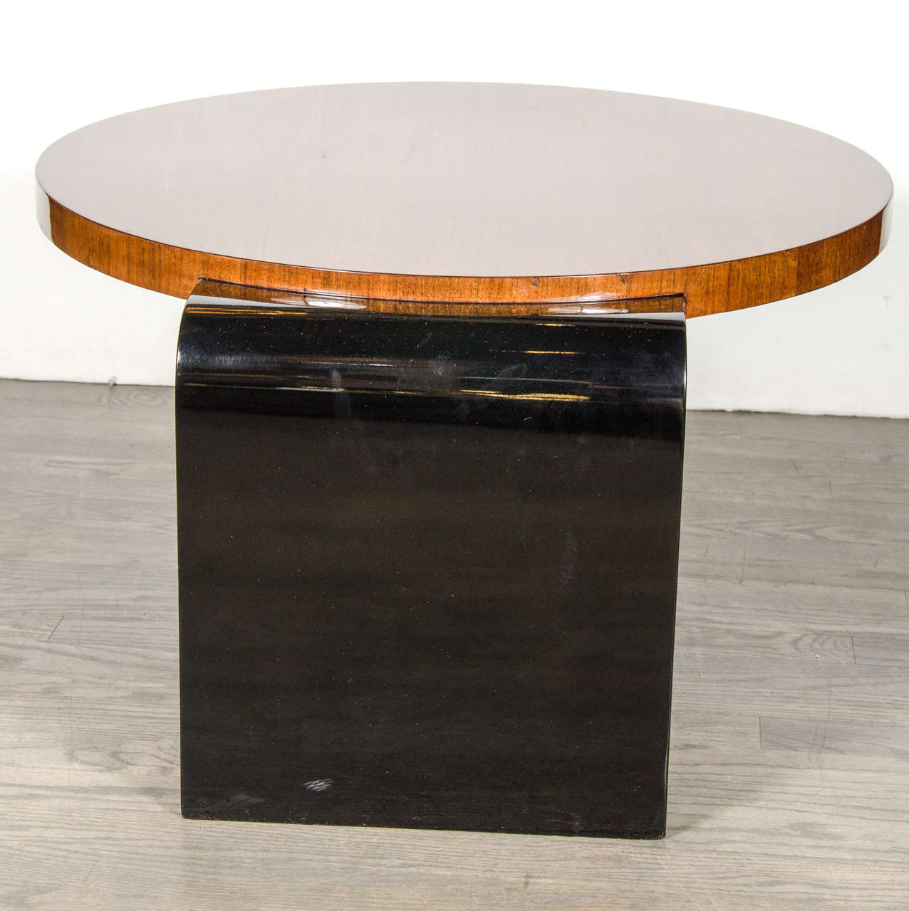 Mid-20th Century Streamline Art Deco Occasional Table in Walnut & Black Lacquer by Modernage