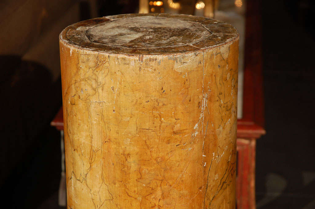 Early 19th Century Faux Marble Column In Distressed Condition In Los Angeles, CA