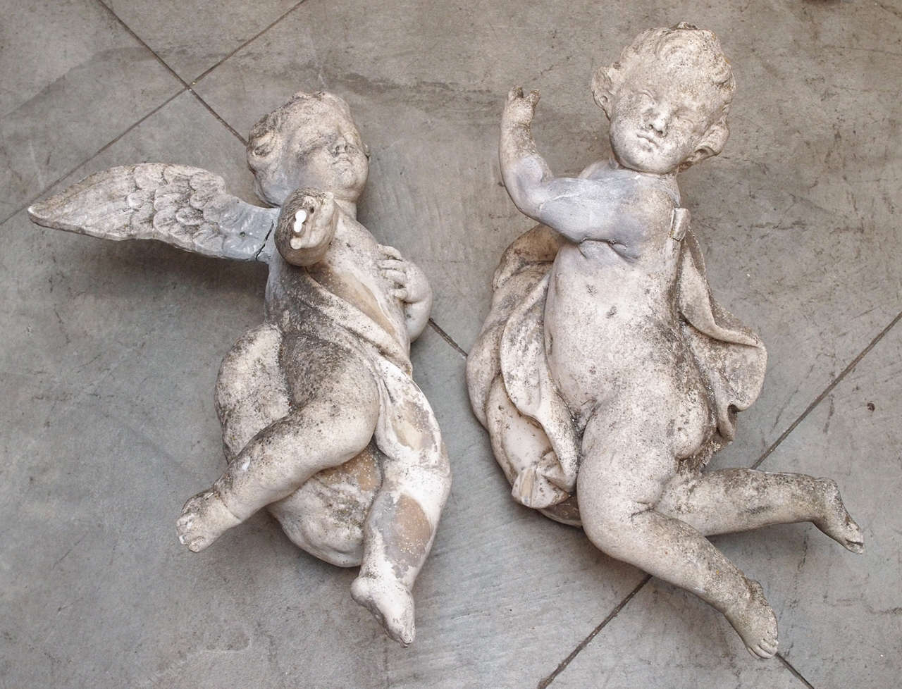 Large 18thc Limestone Angels