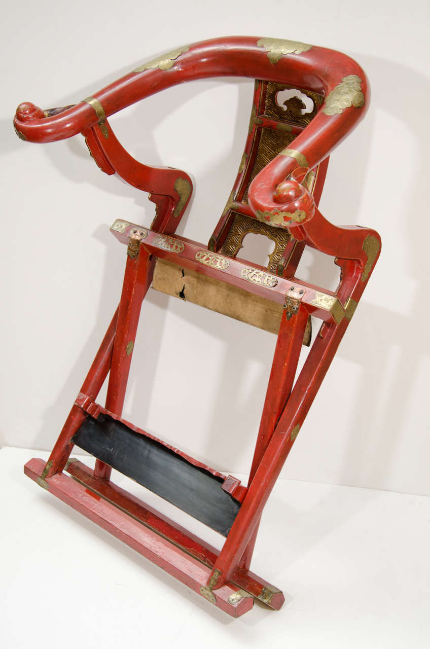 A Japanese Red Lacquer and Gilt Folding Chair For Sale 3