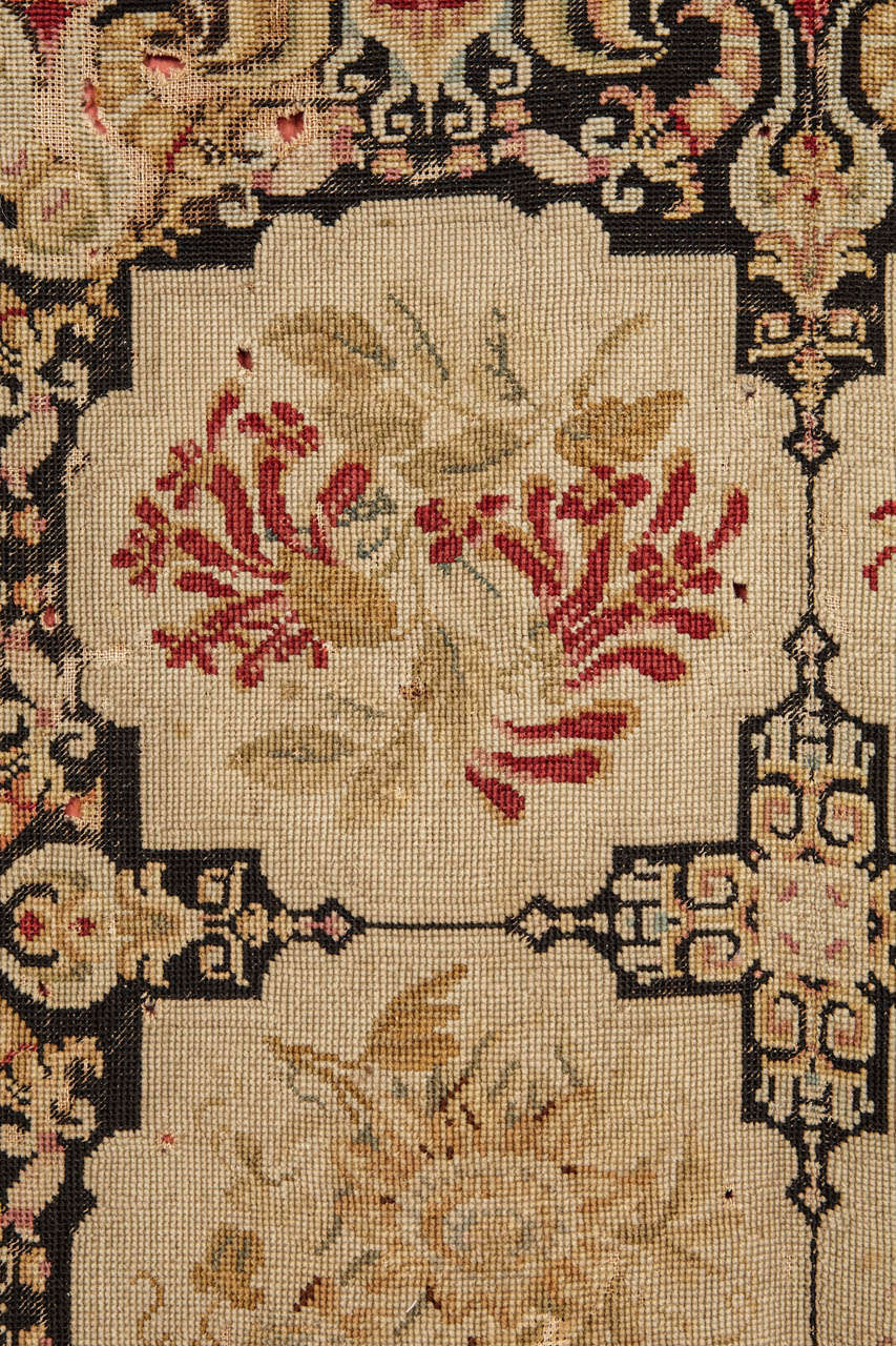 Antiker englischer Gobelinstickerei-Teppich (Englisch) im Angebot