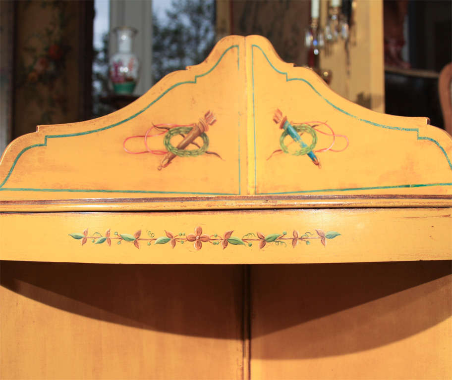 Edwardian English painted corner stand(washstand) For Sale 1