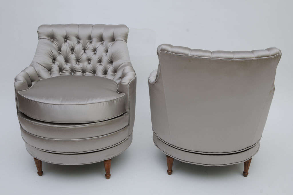 Charming Tufted Swiveling Boudoir Slipper Chairs In Excellent Condition In Miami, FL