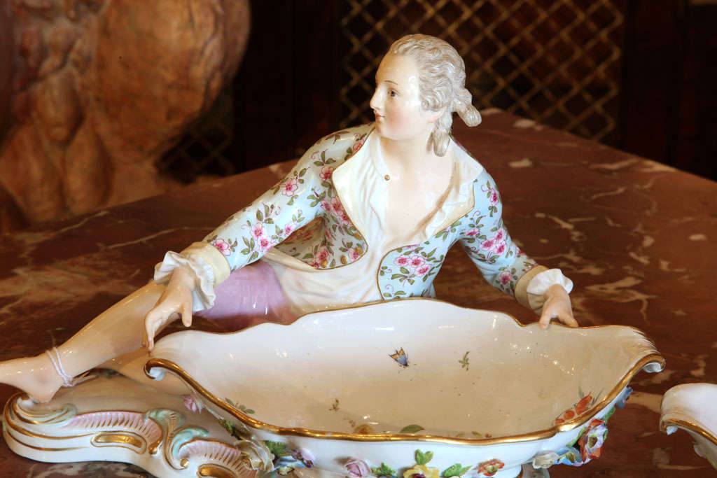 Pair of 19th Century Meissen Sweet Meat Dishes In Excellent Condition In Dallas, TX