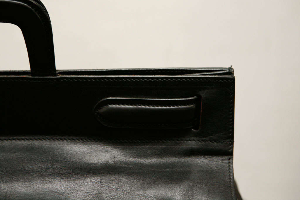 20th Century Elegant Classic Doctor Black Leather travel Bag