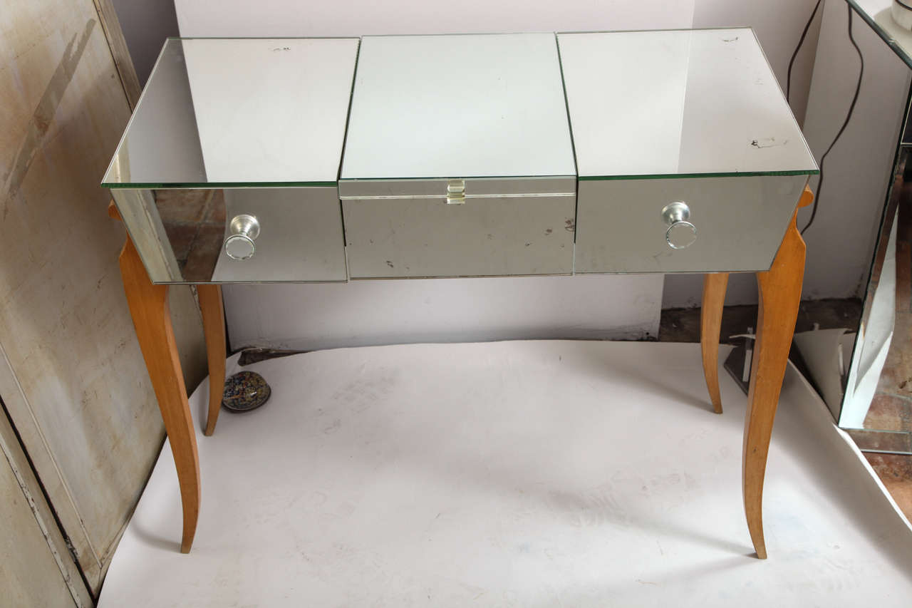 Art Deco French Mirrored Vanity or Poudré In Excellent Condition In New York, NY