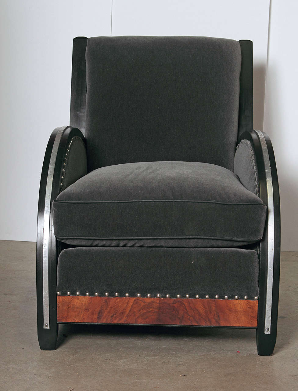 Machine Age Art Deco Modernist Lounge Chair in the manner of Paul Frankl For Sale 1