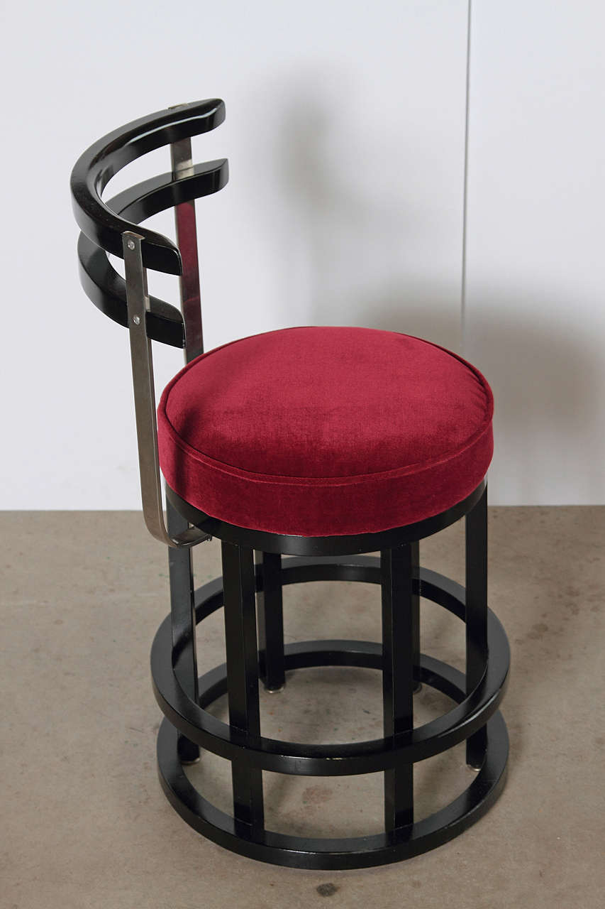Machine Age Design Set of Four Stools, in the Manner of McKay, Art Deco In Good Condition In Dallas, TX