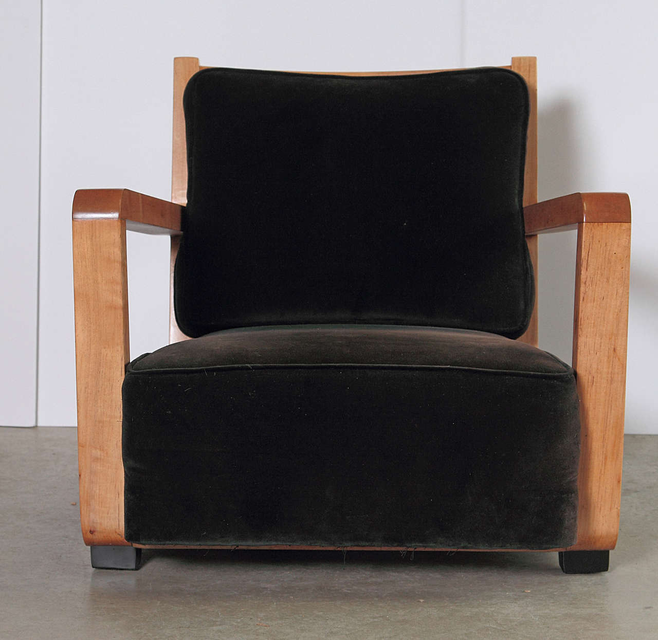 Streamline Vintage Art Deco Club Chair in Manner of KEM Weber For Sale 4
