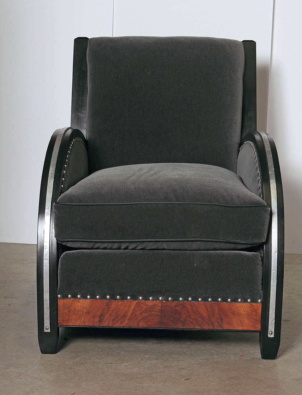 Amazing Art Deco Lounge Chair by Hastings, Modernage or Paul Frankl For