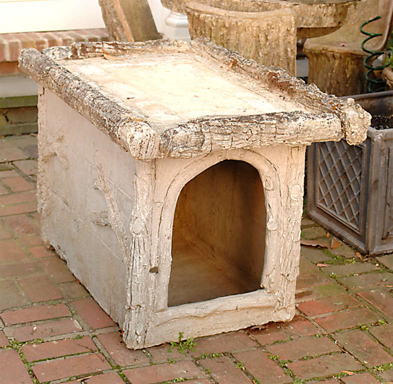 Faux Bois Dog House