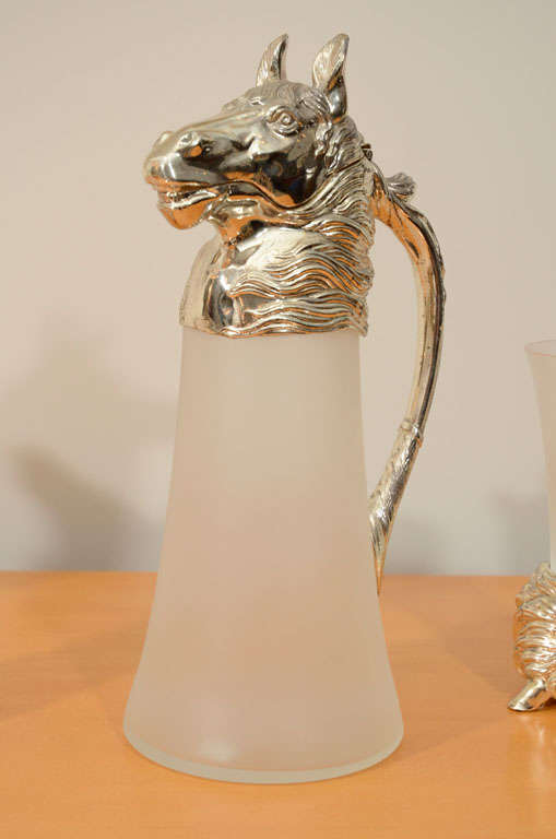 Carafe et ensemble de 6 verres en métal nickelé à tête de cheval Bon état - En vente à East Hampton, NY