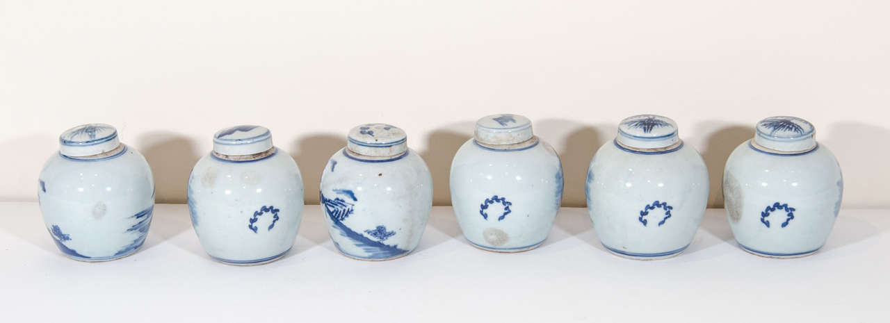 Small Antique Porcelain Tea Containers In Good Condition In New York, NY