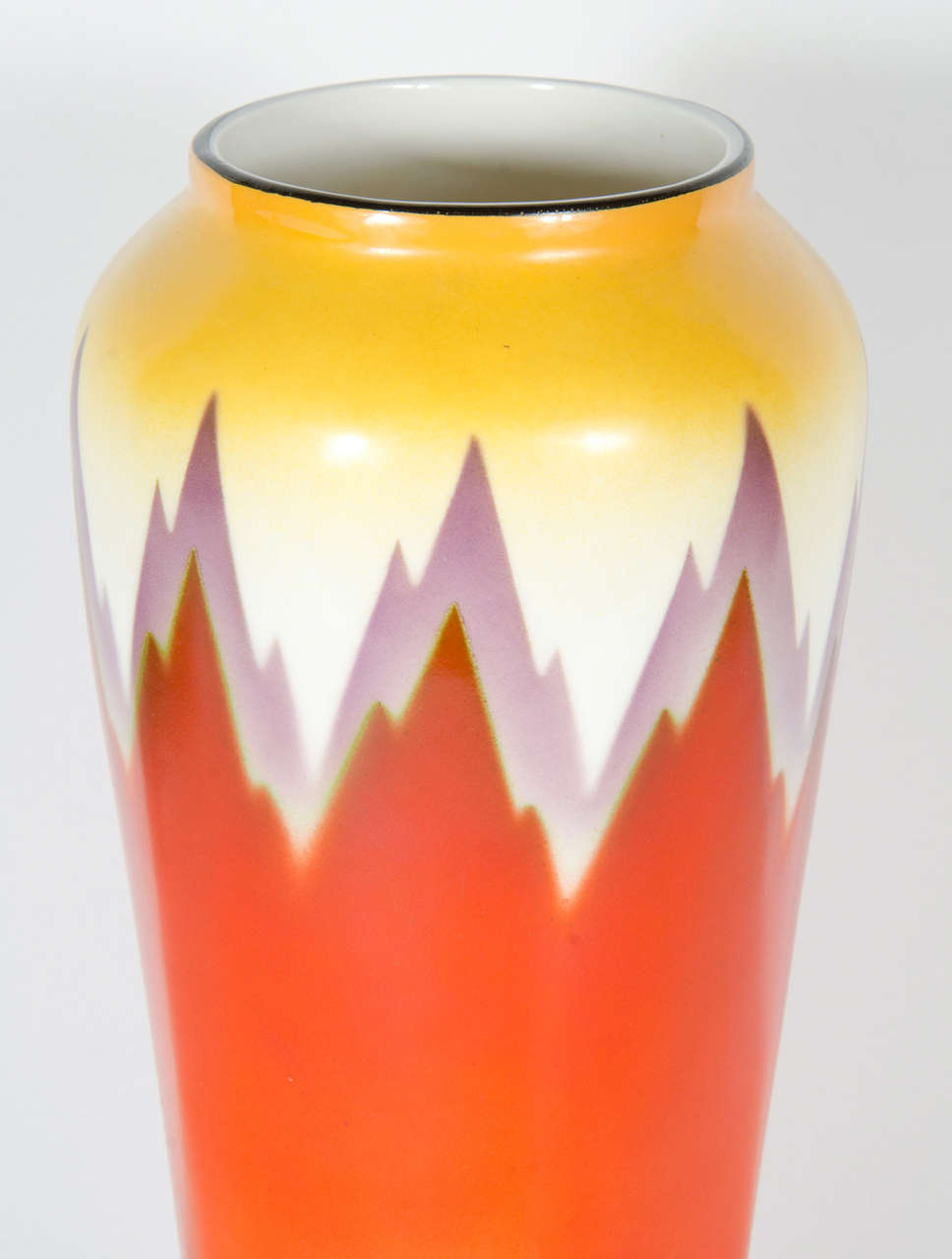 Art Deco Hand-painted Vase by Ditmar Urbach from Czechoslovakia In Excellent Condition In New York, NY