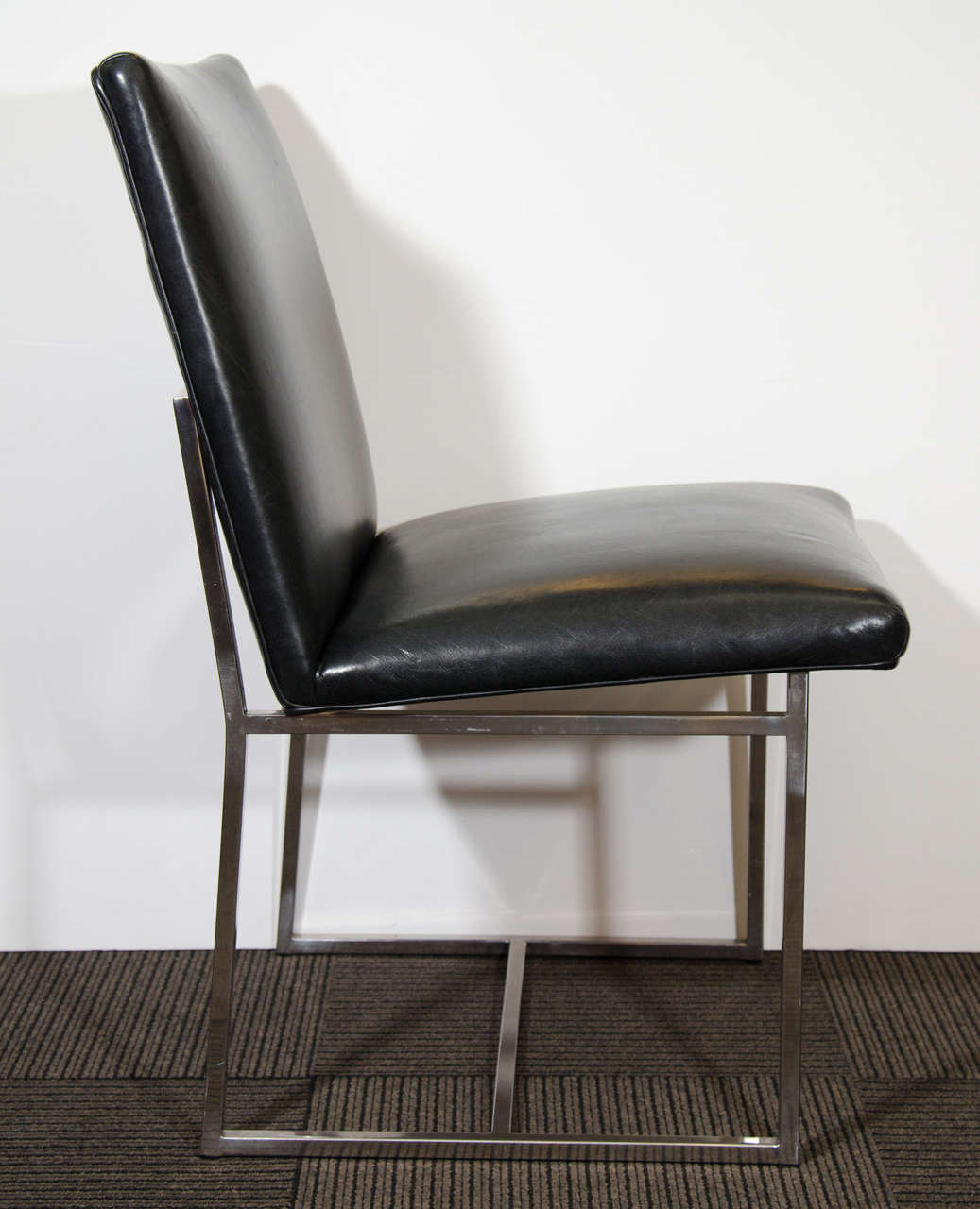 Midcentury Set of Four Milo Baughman Dining Chairs in Charcoal Leather In Good Condition In New York, NY
