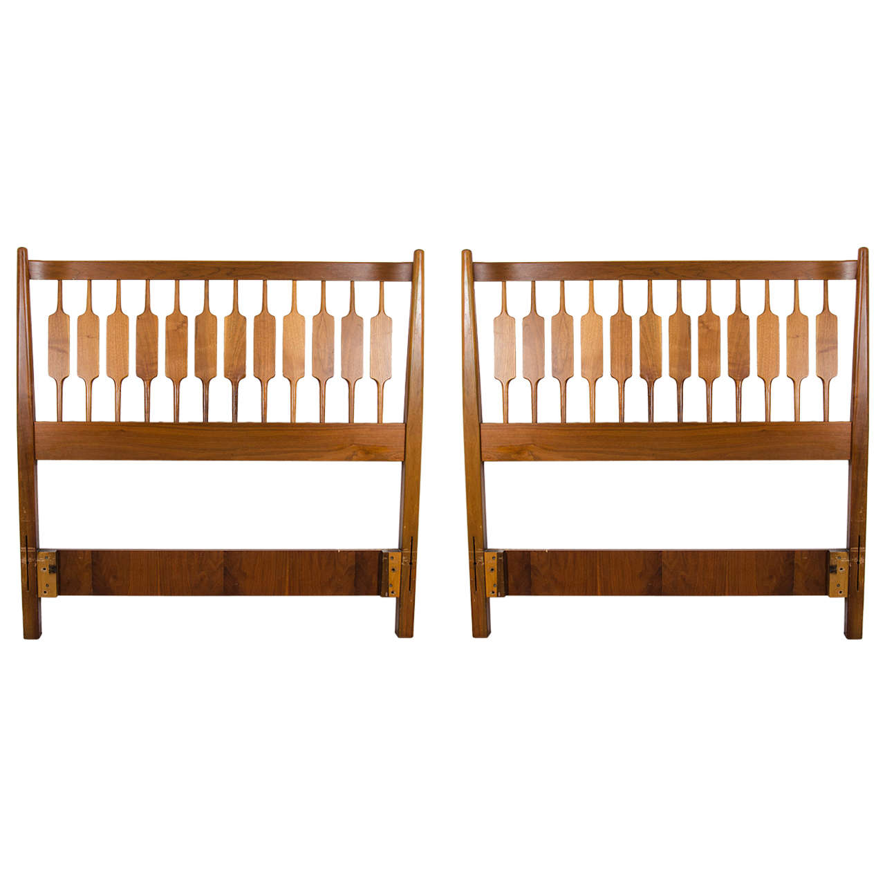 Vintage Drexel Heritage Bedroom Set 4 For Sale on 1stDibs