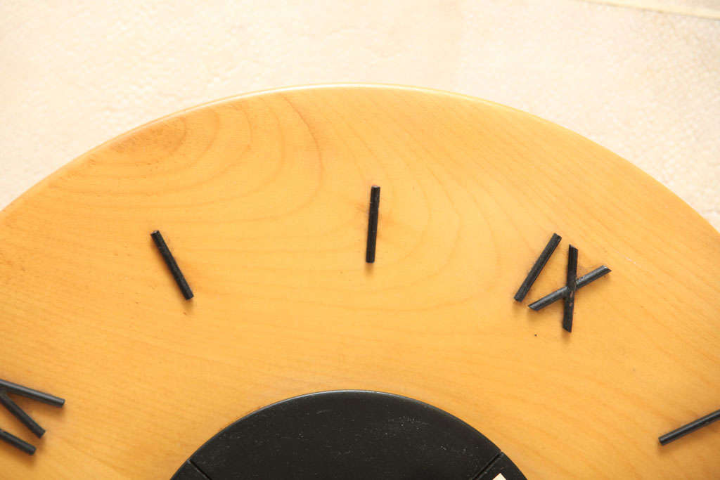 Bois Horloge à plat en bois George Nelson and Associates en vente