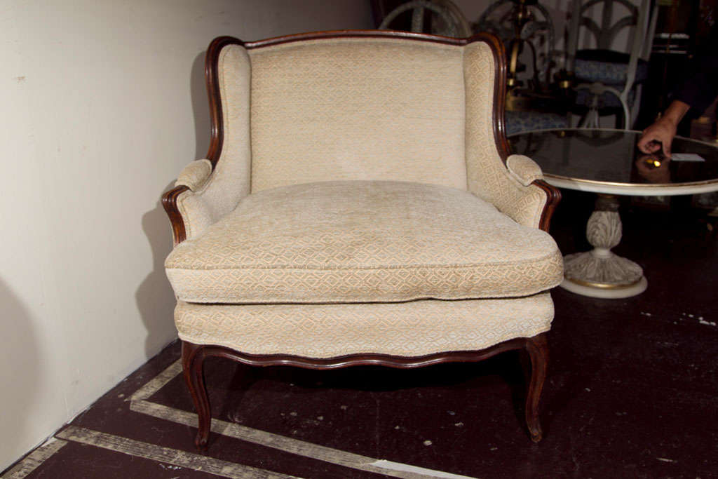 Louis XV style carved mahogany settee, circa 1940s.