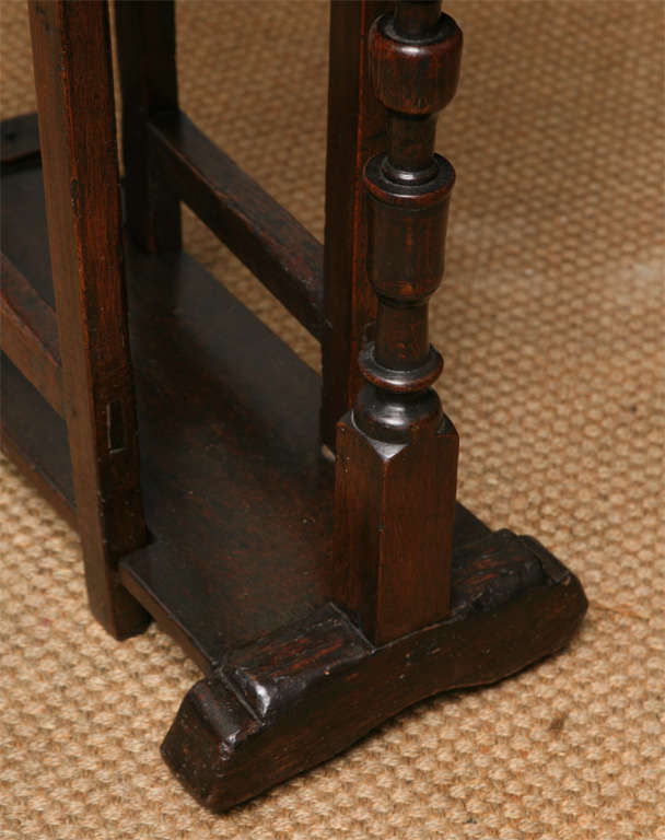 Rare and Dimutive 17th Century Oak Gateleg Table 3